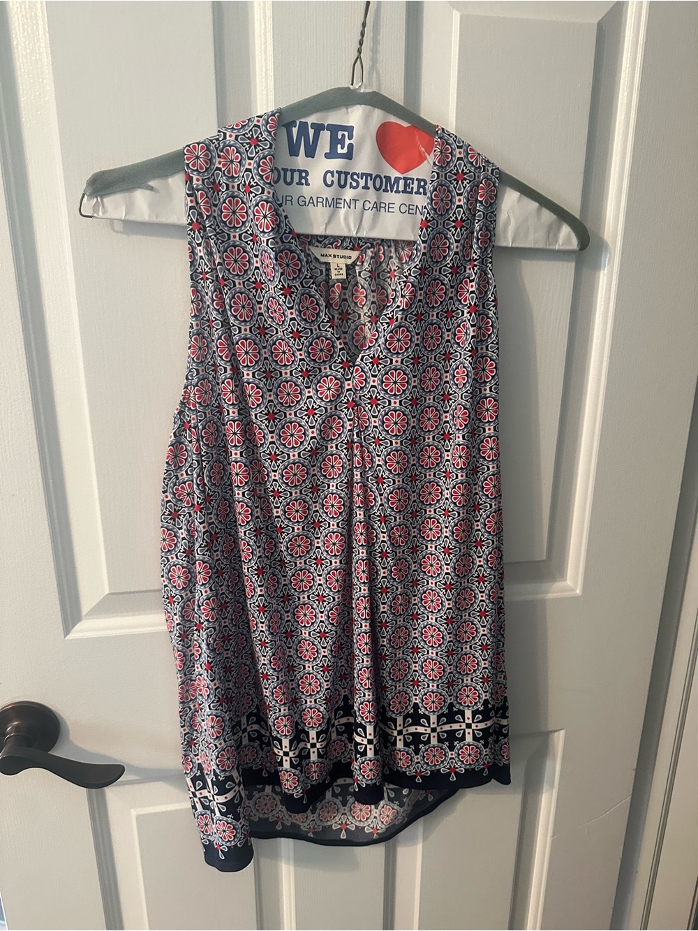 Max Studio Navy and Red Printed Sleeveless V-Neck Camisole